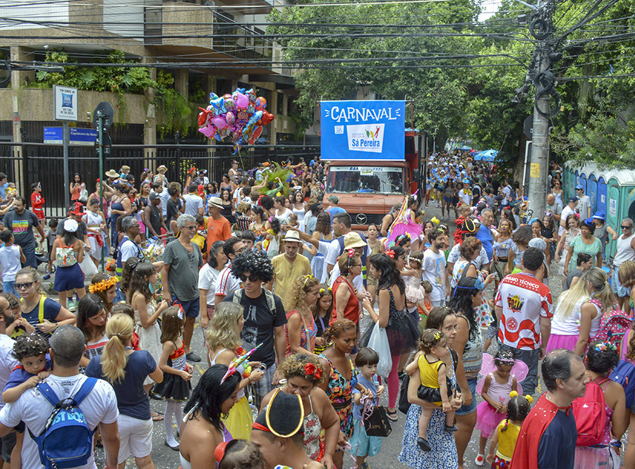 Cidades para curtir blocos de carnaval