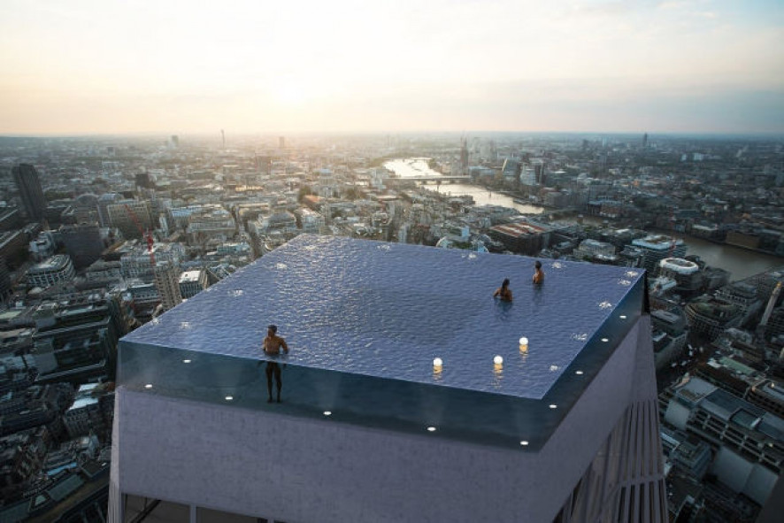 Piscina com borda infinita em Londres